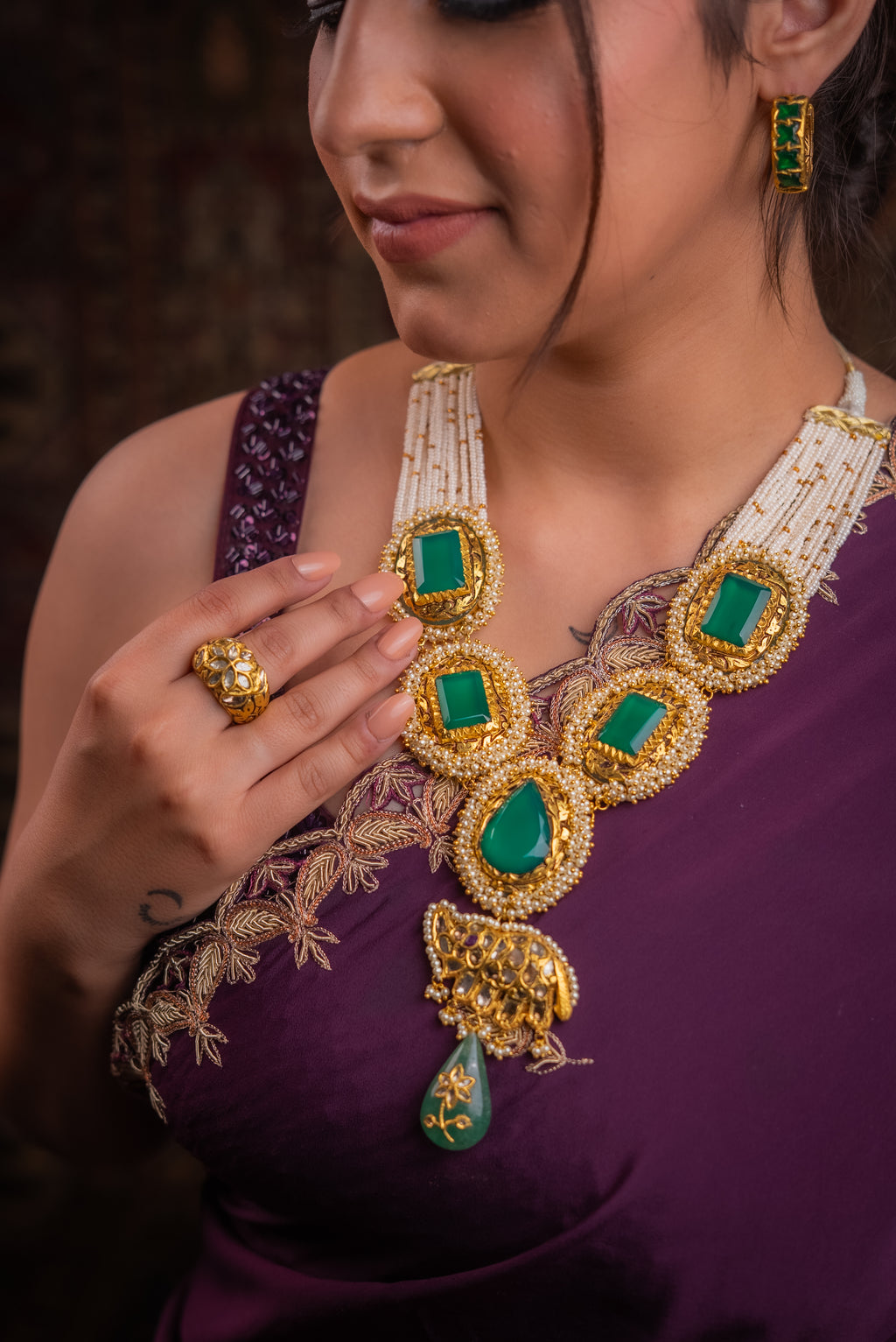 GREEN ELEPHANT NECKLACE