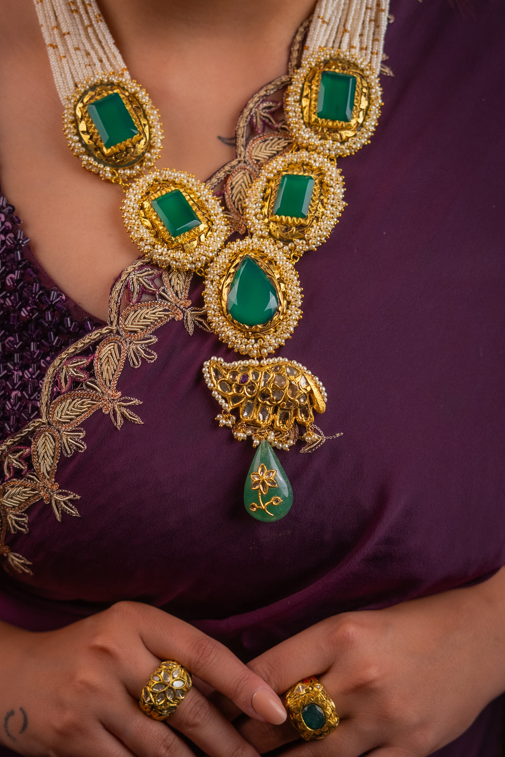 GREEN ELEPHANT NECKLACE