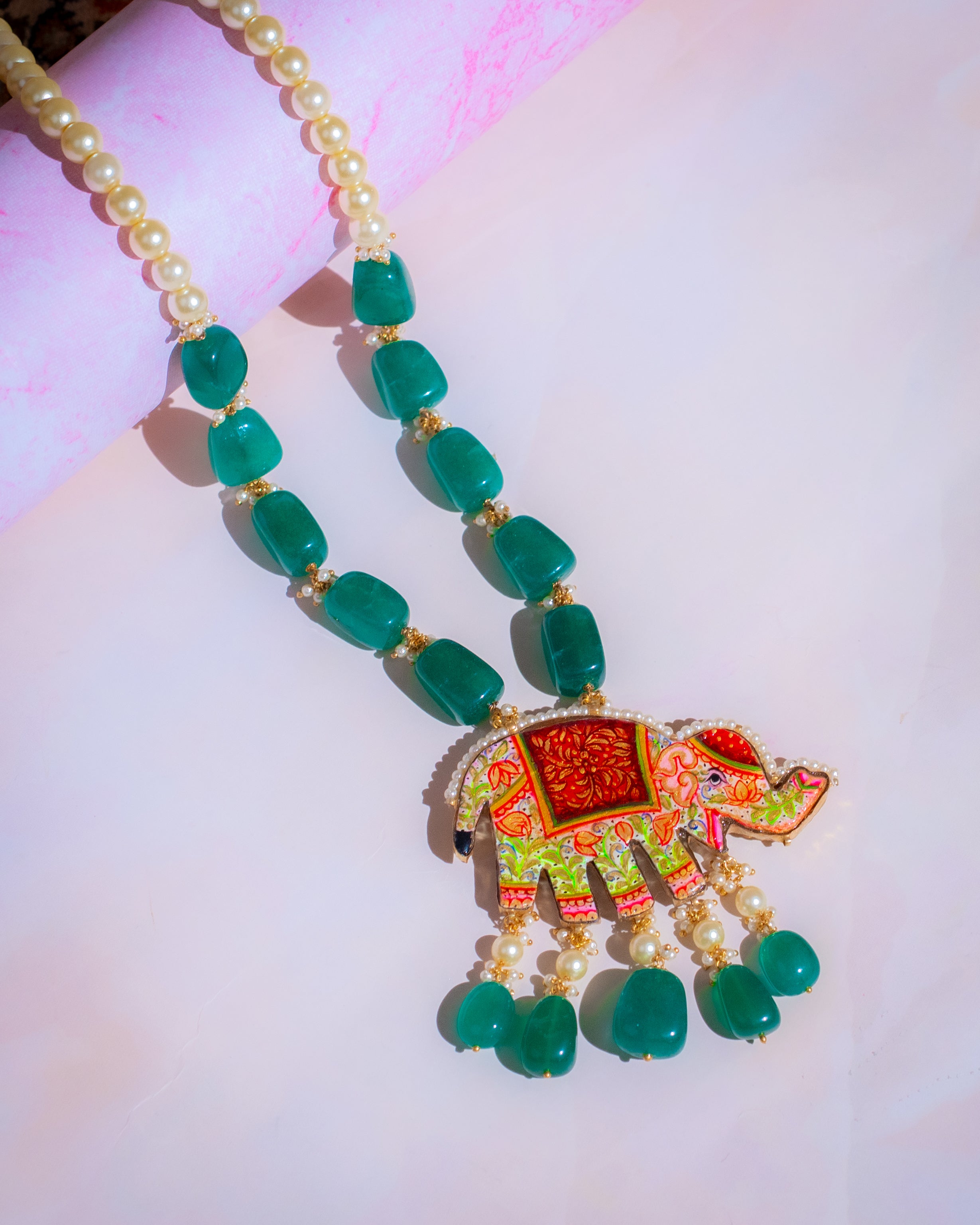 REGAL GREEN TRUNK NECKLACE